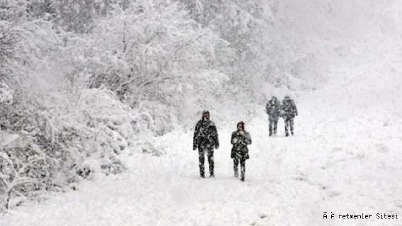 Kastamonu ve Bartın'da Kar Tatili Açıklandı, Okullarda Eğitime Ara Verildi, Engelli ve Hamileler İşe Gitmeyecek