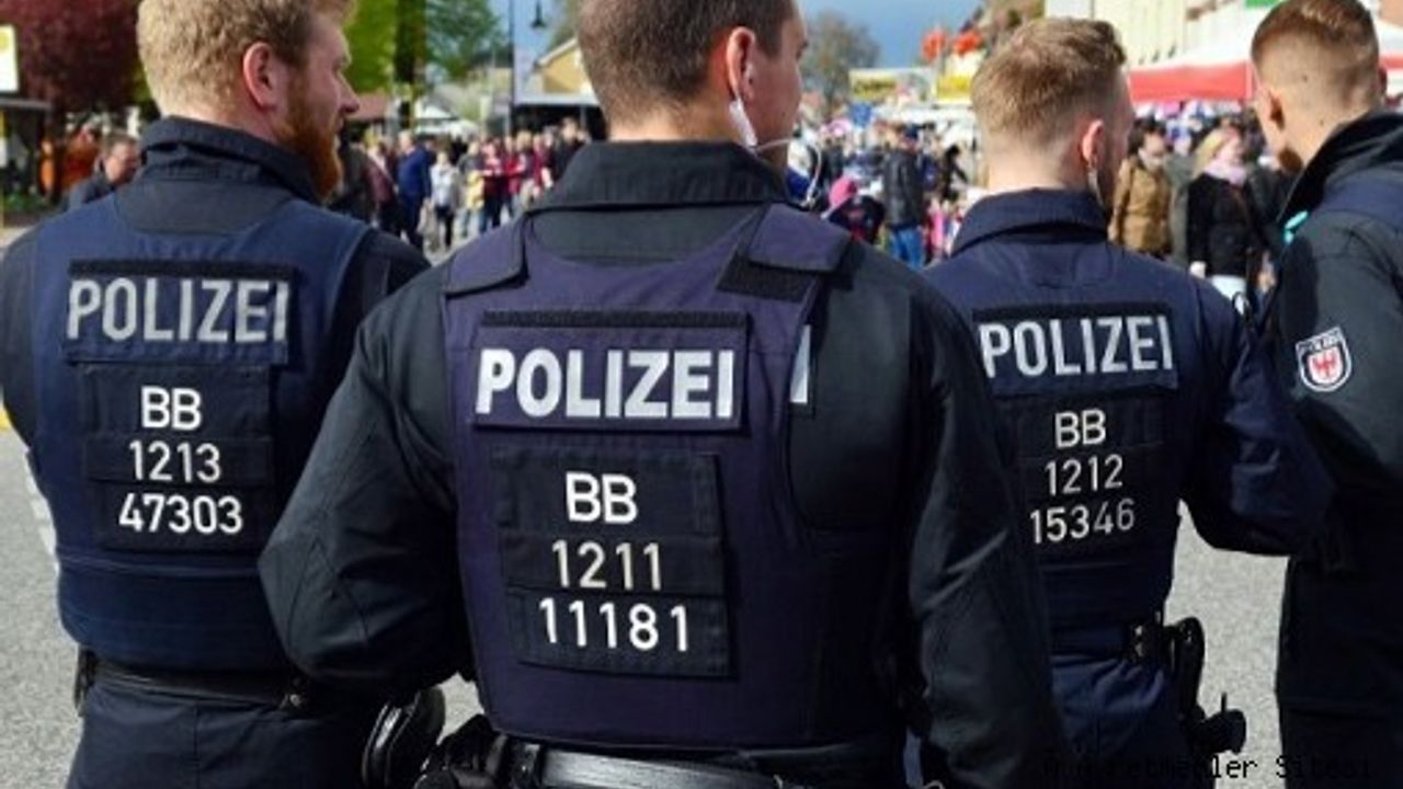 Almanya'da polisin elektro şok tabancasıyla müdahale ettiği kişi öldü