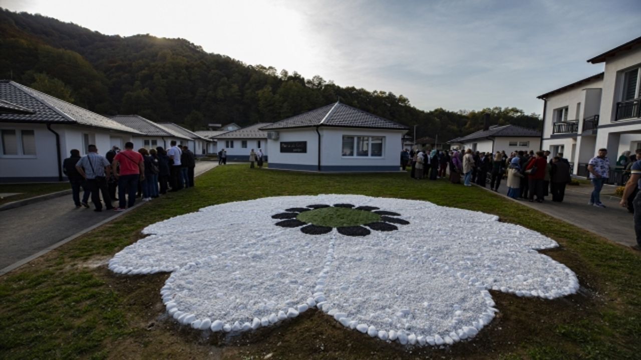 Bosna Hersek'te "Srebrenitsa anneleri" için bakımevi açıldı