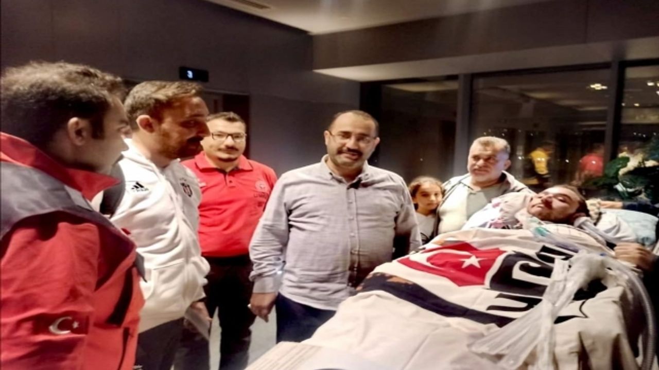 DMD hastası Cavir Haddur'un Beşiktaşlı futbolcuları görme hayali gerçeğe dönüştü