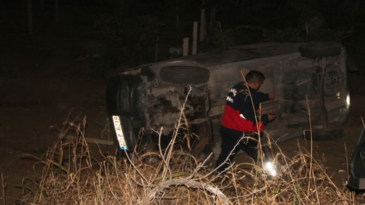 Manisa’da üzüm bağına devrilen hafif ticari araçtaki 7 kişi yaralandı