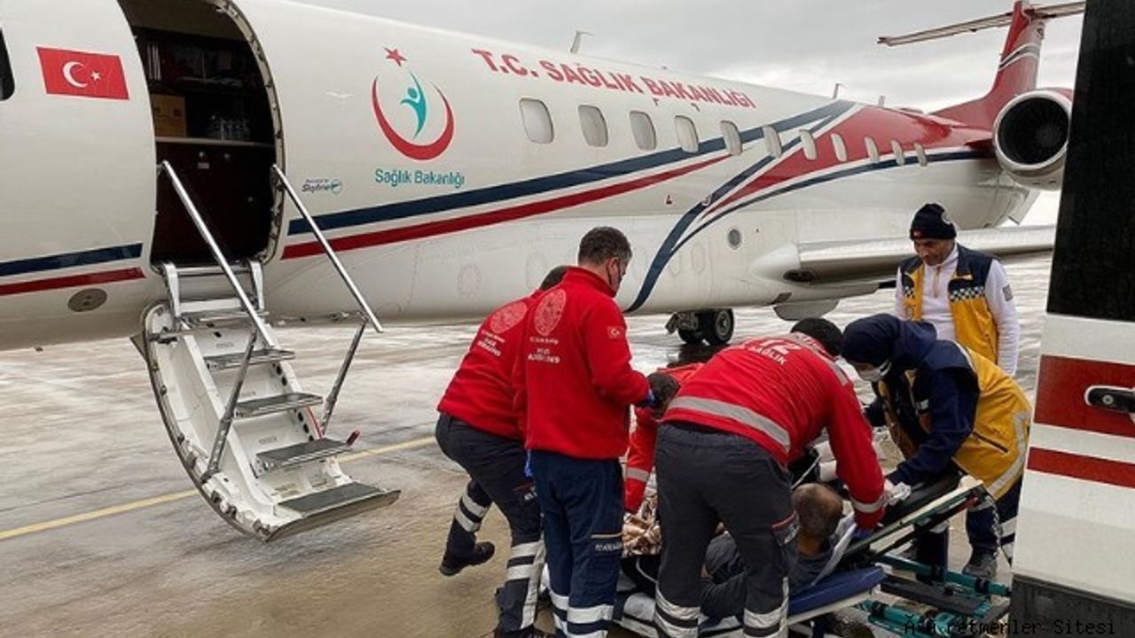 Almanya'da yoğun bakımdaki Firdevs öğretmen Bakan Özer'in girişimiyle ambulans uçakla Türkiye'ye getirildi