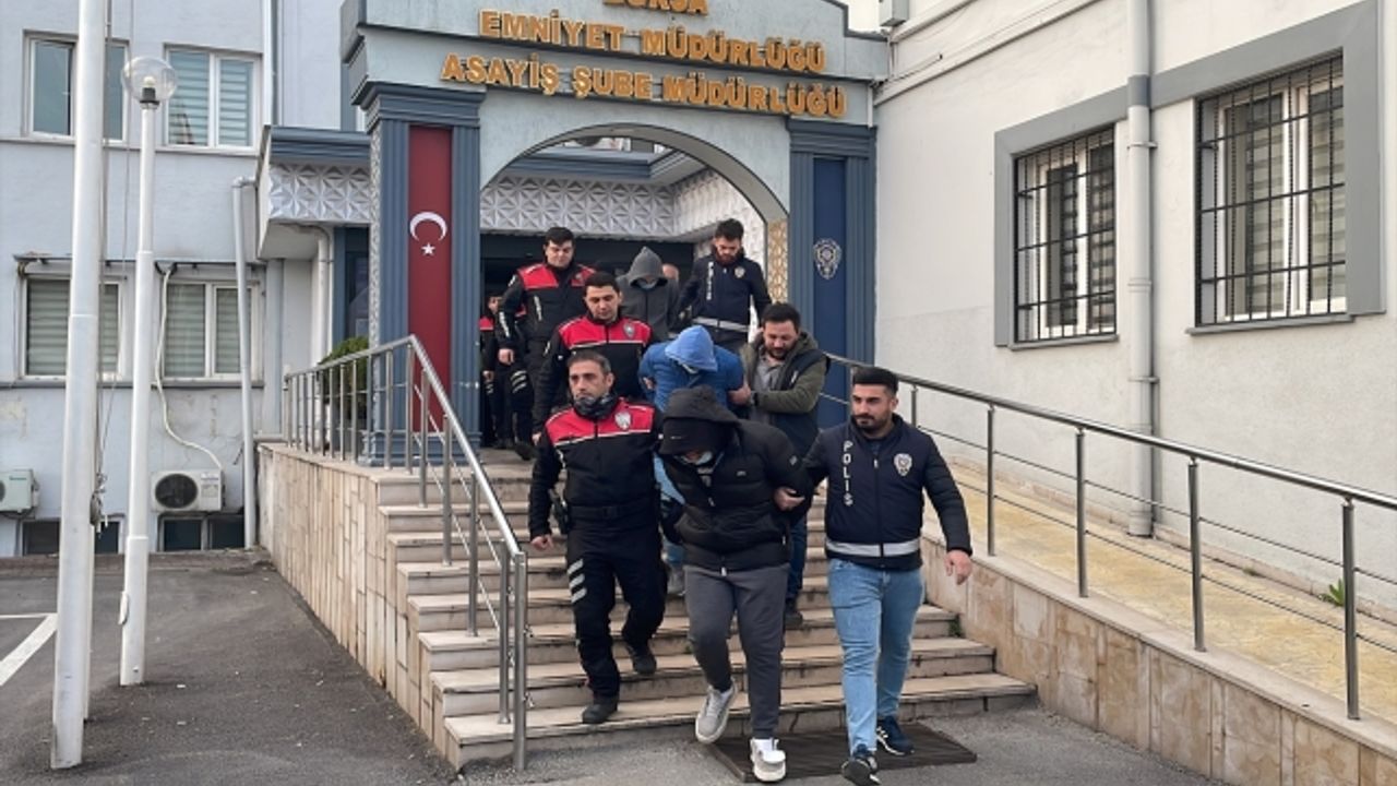 GÜNCELLEME - Bursa merkezli fuhuş operasyonunda yakalanan 12 şüpheli tutuklandı