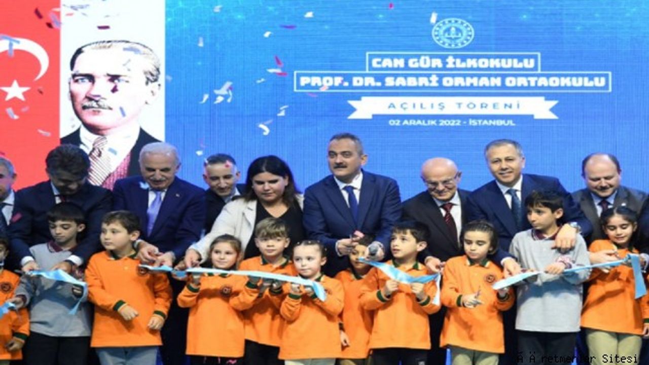 Bakan Mahmut Özer'den İstanbul'da önemli açıklamalar