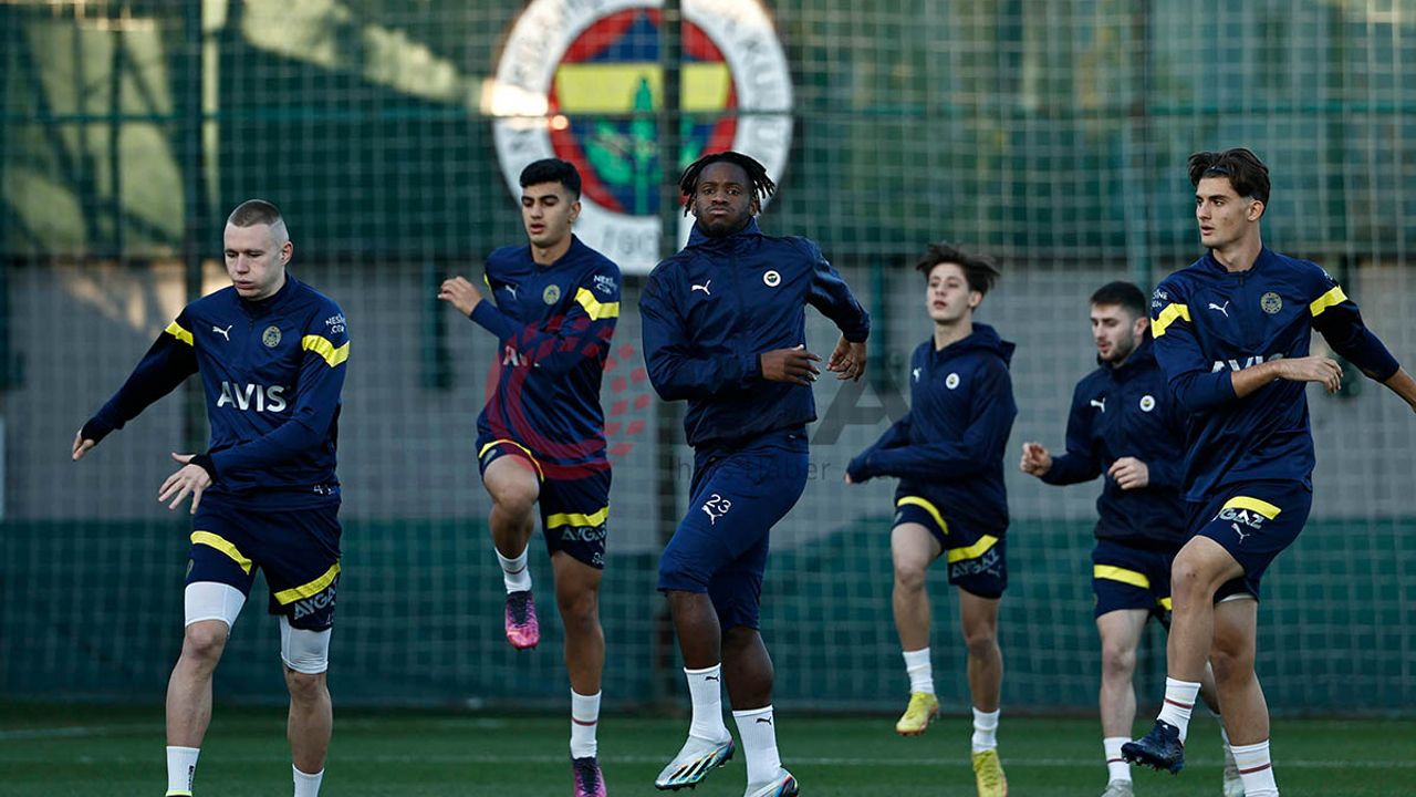 Fenerbahçe, Alanyaspor maçına hazır kamp kadrosu