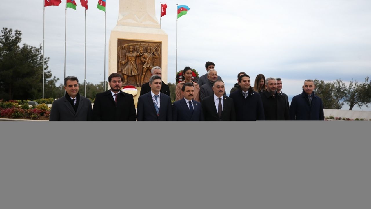 Çanakkale Savaşları'nda şehit olan Azerbaycanlı askerler anısına yapılan anıt açıldı