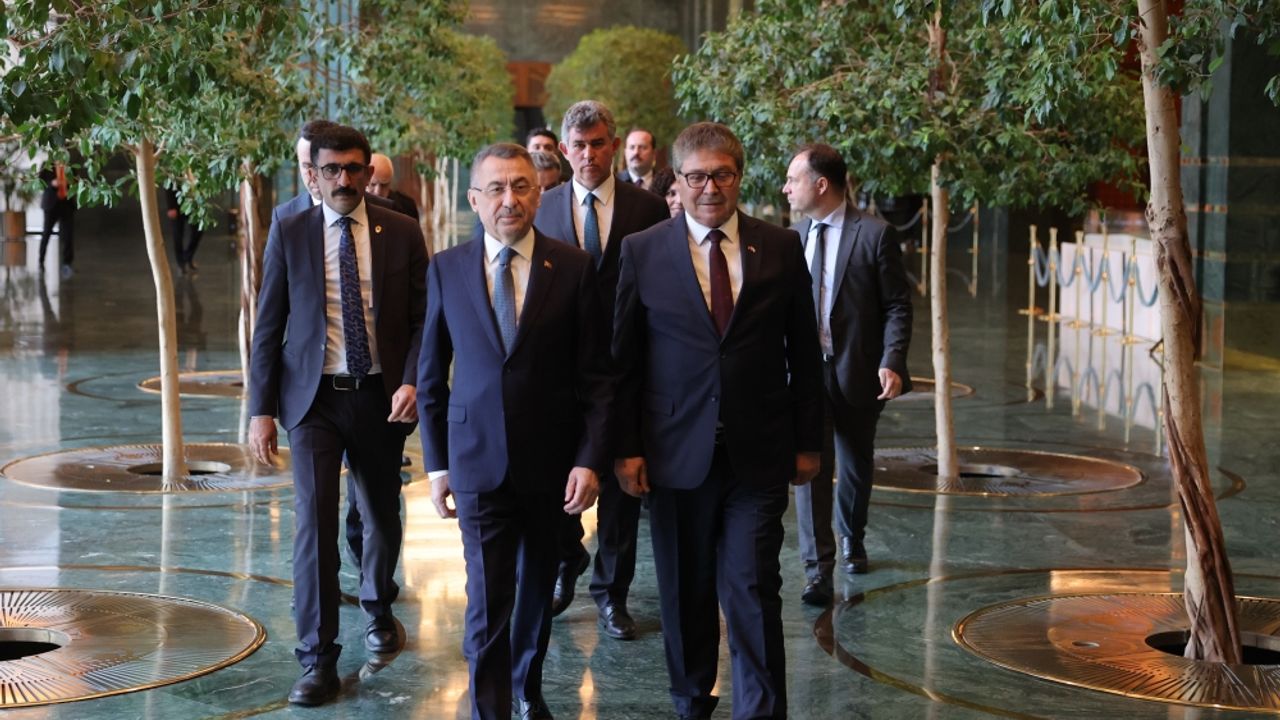 Cumhurbaşkanı Yardımcısı Oktay, KKTC Başbakanı Üstel ile bir araya geldi