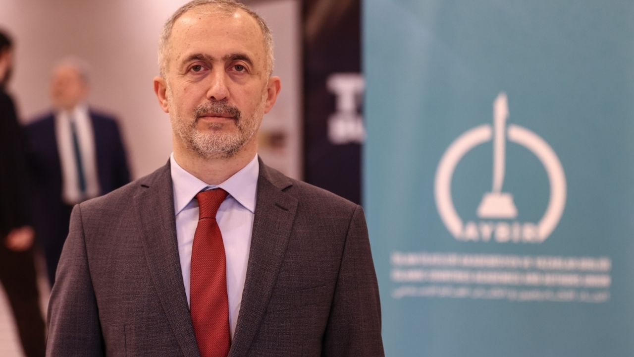 İslam Ülkeleri Akademisyen ve Yazarlar Birliği Başkanlığı'na Prof. Dr. Fatih Savaşan seçildi