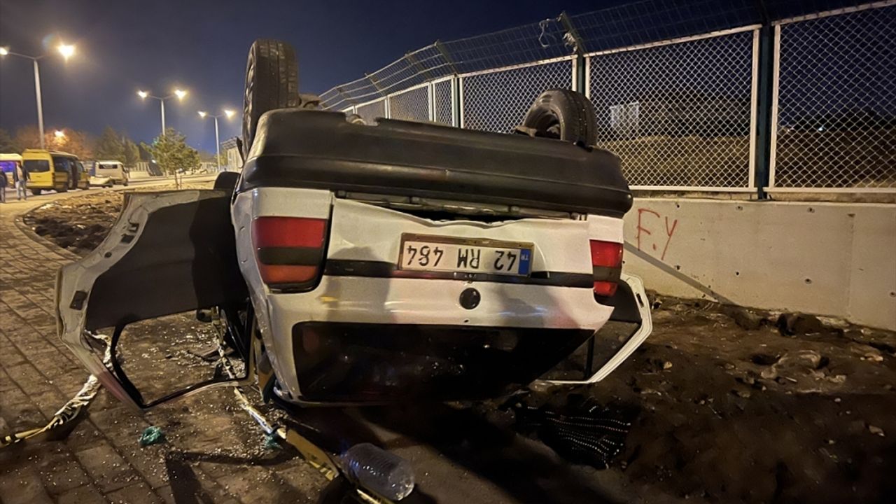 Kars'ta minibüs ile otomobilin çarpıştığı kazada 1 kişi öldü, 4 kişi yaralandı