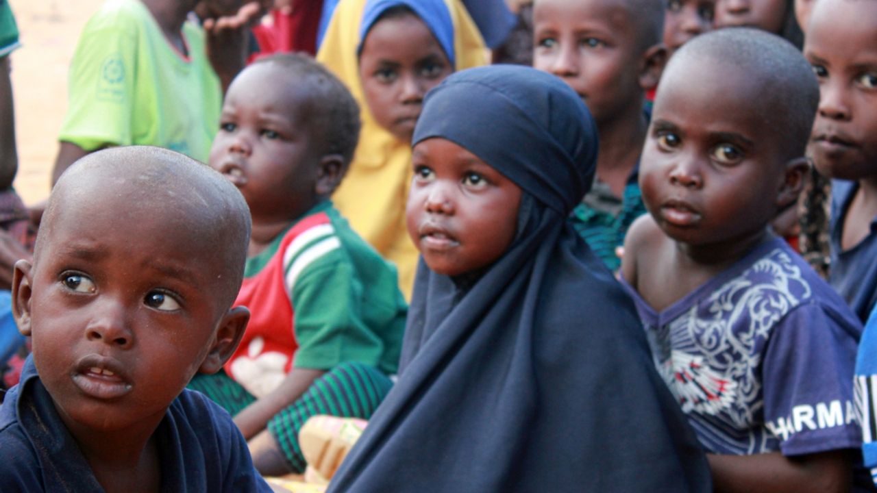 Somali'de kuraklık ve çatışmalar nedeniyle yüzlerce kişi kamplara sığındı