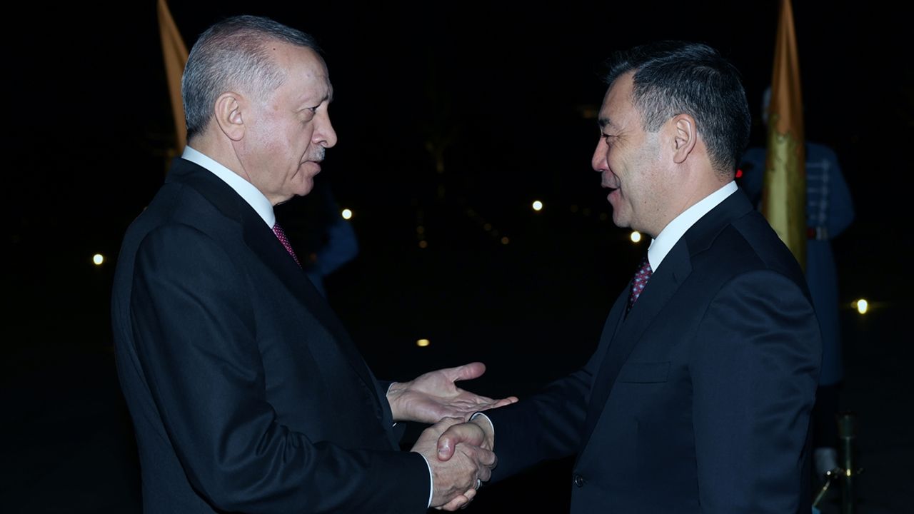 ANKARA - Cumhurbaşkanı Erdoğan, Kırgısiztan Cumhurbaşkanı Caparov ile görüştü