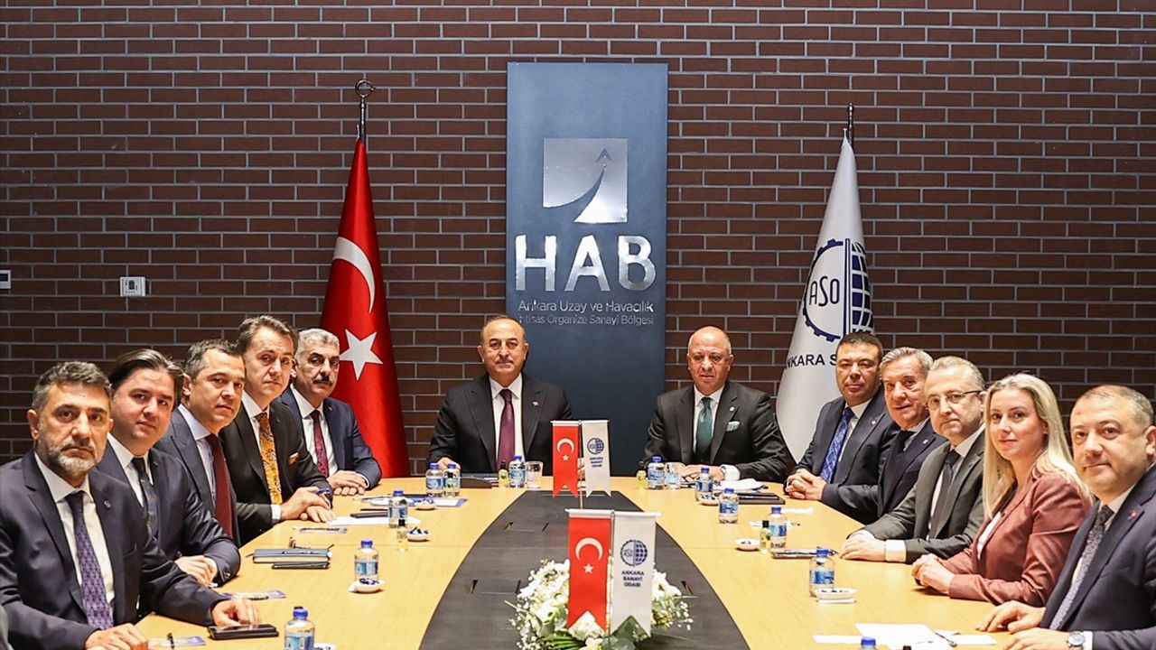 ANKARA - Dışişleri Bakanı Çavuşoğlu, Ankara Sanayi Odası'nı ziyaret etti