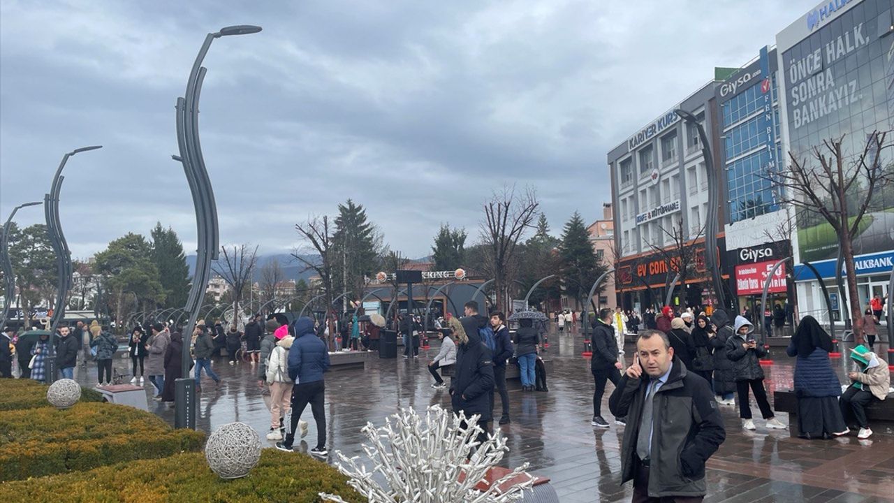 BOLU - Vali Erkan Kılıç: "(4.8 büyüklüğündeki deprem) Olumsuz bir durum söz konusu değil"