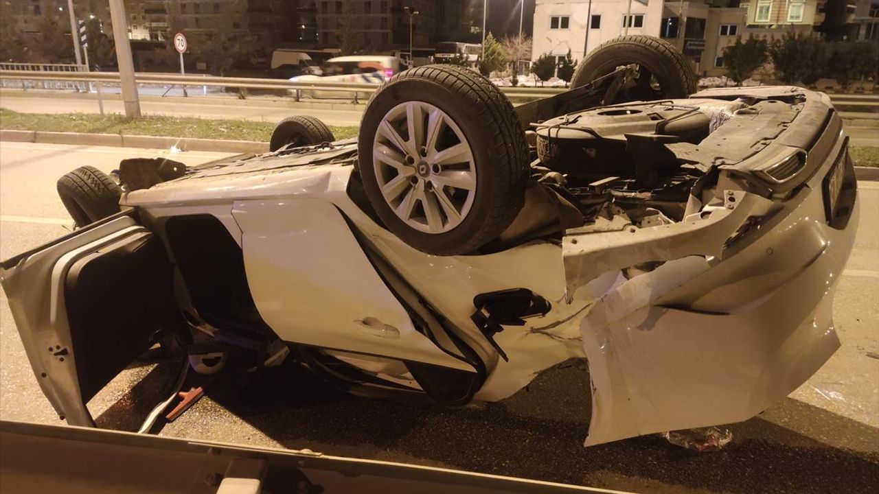 HATAY - İki otomobilin çarpıştığı kazada bir kişi yaralandı