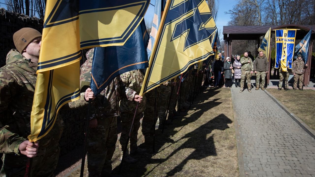 Kiev'de Gönüllü Askerler Günü