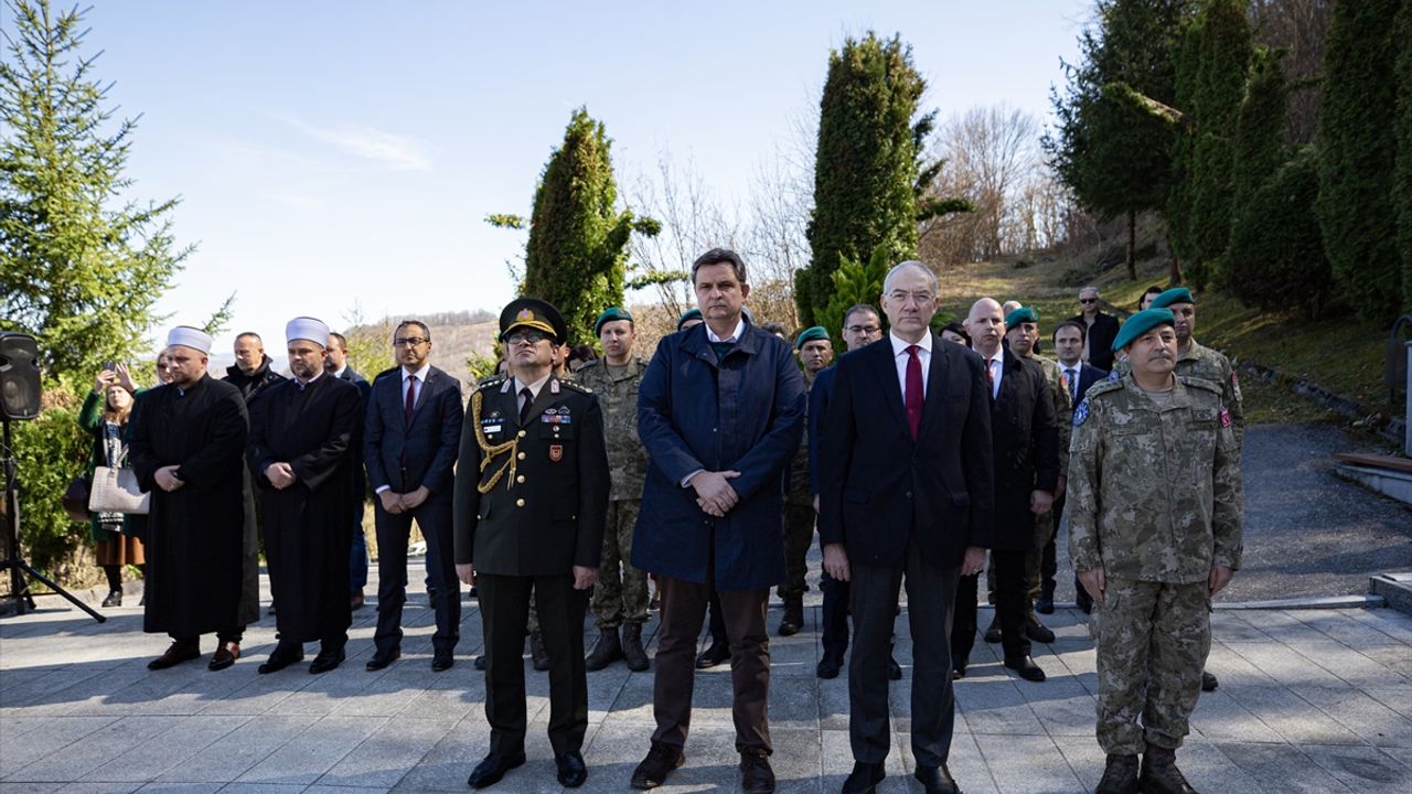 SANSKİ MOST - Bosna Hersek'te Çanakkale Zaferi'nin 108'inci yıl dönümü dolayısıyla tören düzenlendi