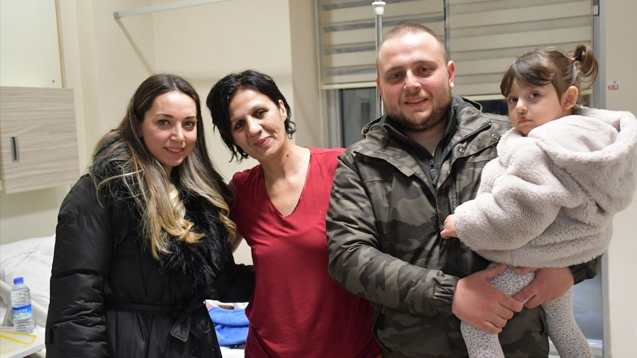 SİVAS - Kendisini enkazdan kurtaran AFAD gönüllüsünün sürpriz ziyareti duygulandırdı