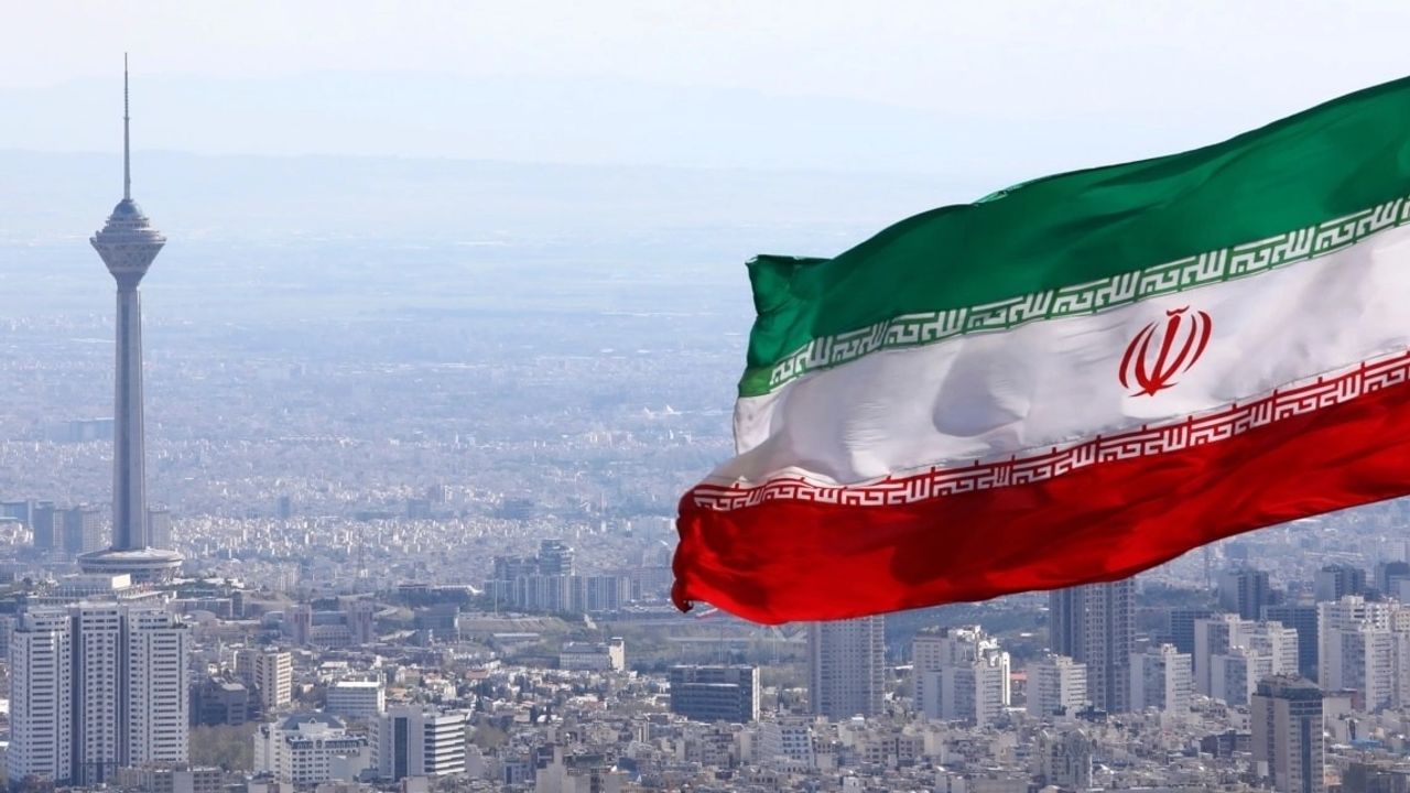 İran'ın güneydoğusunda karakola düzenlenen silahlı saldırıda 2 polis hayatını kaybetti