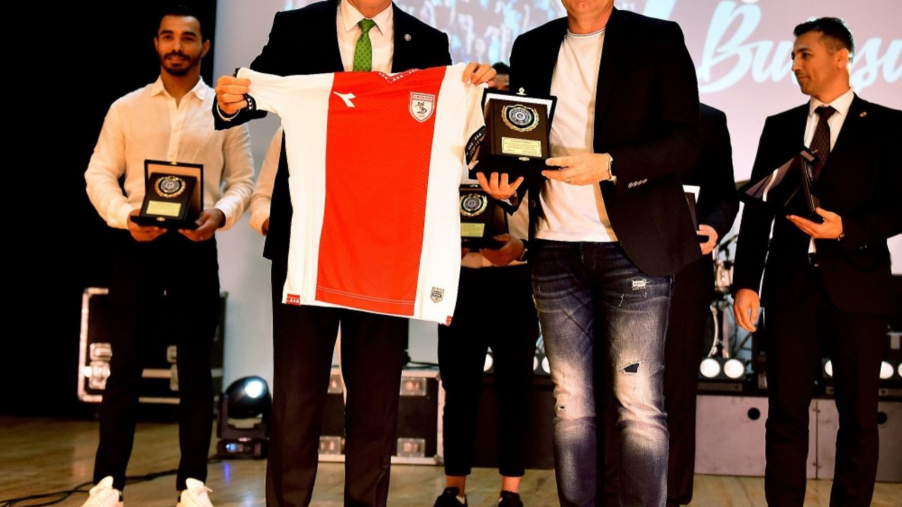 Samsunspor Teknik Direktörü Eroğlu, tempolu ve dinamik bir takım kurmayı hedefliyor: