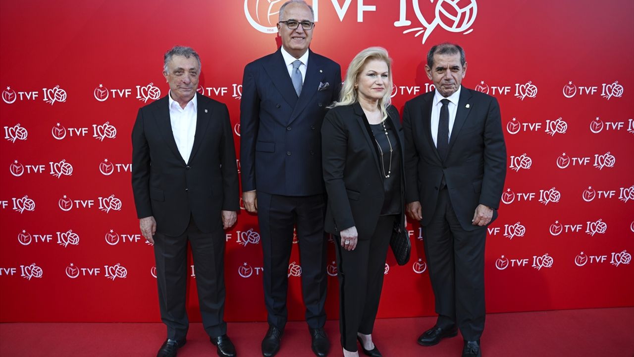 İSTANBUL - Voleybolda milli takımlar için sezon açılış töreni yapıldı