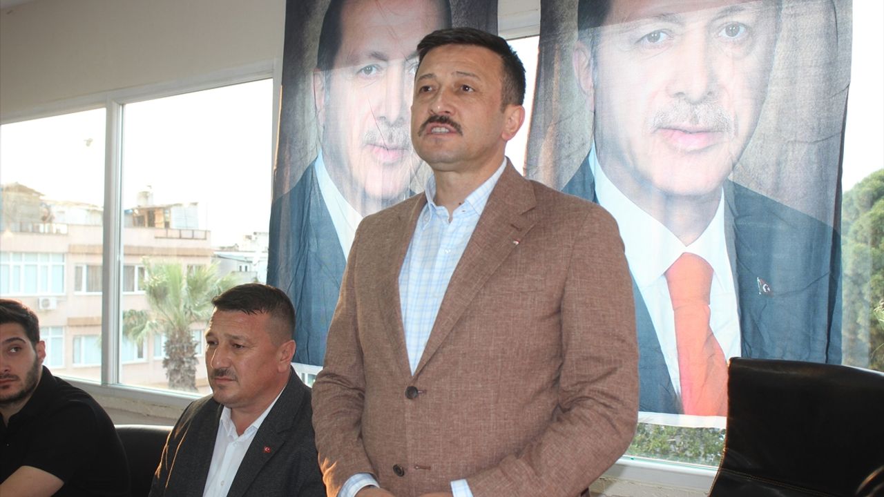 İZMİR - AK Partili Dağ, partisinin İzmir'deki üye katılım töreninde konuştu