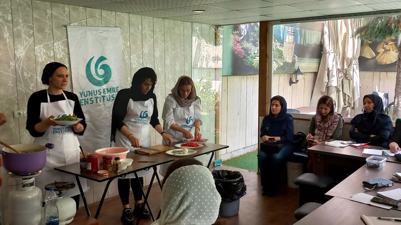 TAHRAN - İranlı kadınlar, Türk Mutfağı Haftası'nda Kayseri yemeklerini öğrendi