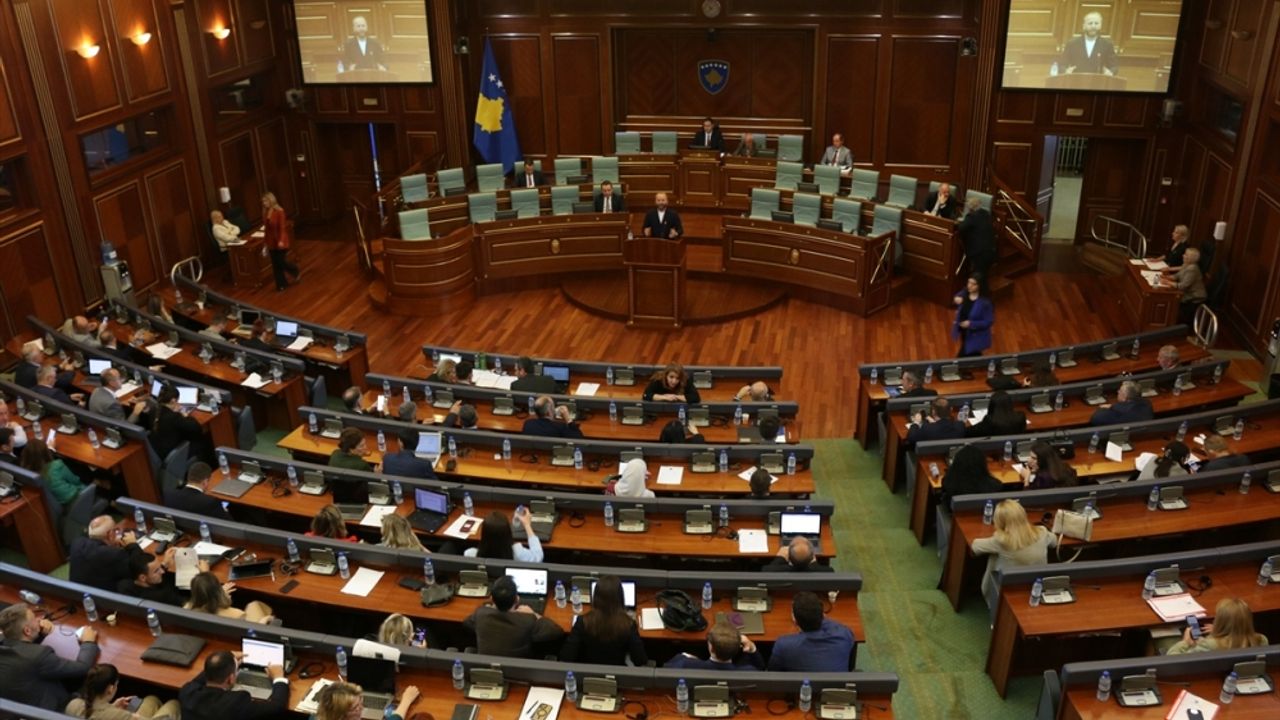Kosova Meclisi genel seçimler yasa tasarısını kabul etti