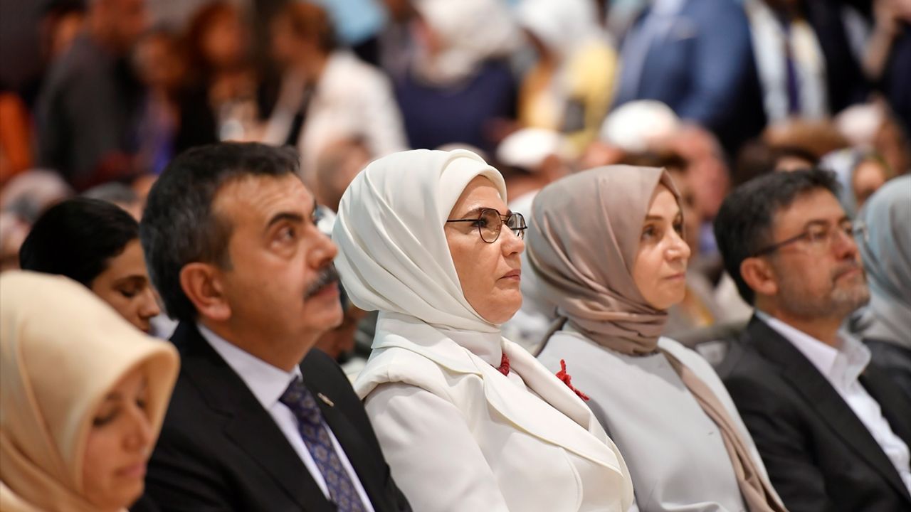 Emine Erdoğan, İstanbul'da lider eşleriyle "Filistin İçin Tek Yürek" konulu zirveye ev sahipliği yapacak