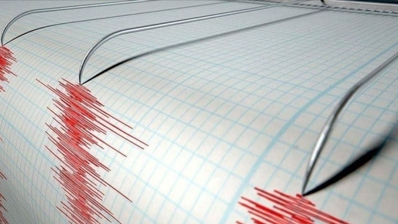 Hakkari'de şiddetli deprem AFAD ve Vali’den açıklama