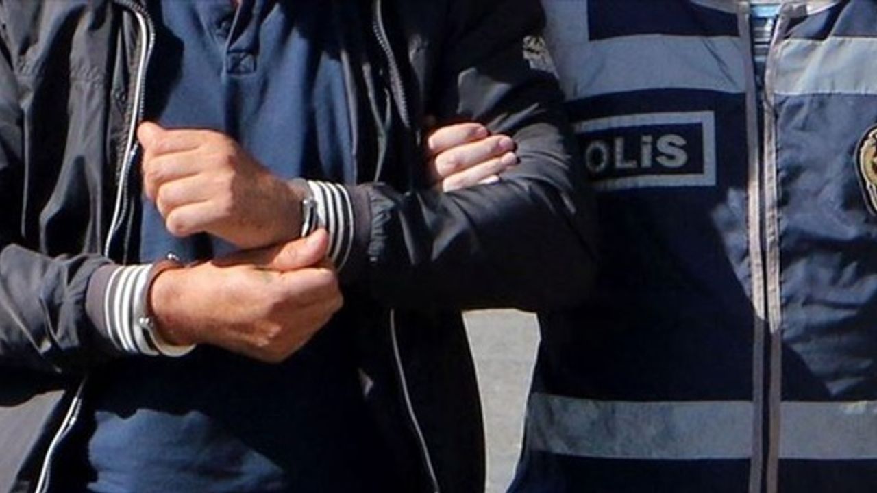 Adana'da evde uyuşturucu satarken yakalanan sanığa 15 yıl hapis cezası verildi