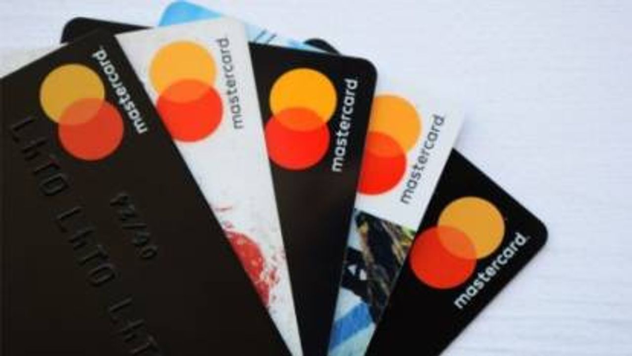 Mastercard, kredi kartı ücretlerini artırmayı planladığına dair haberleri yalanladı