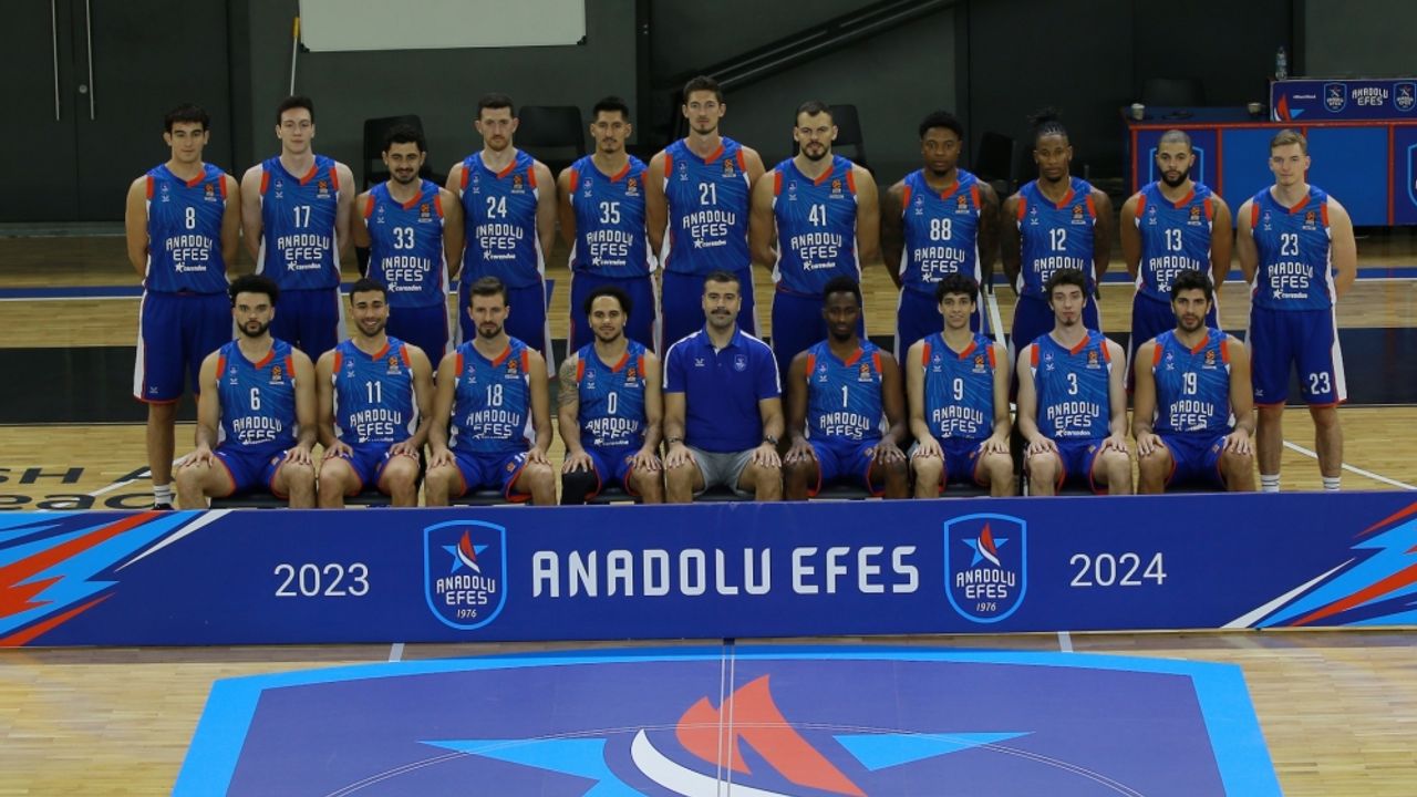 Anadolu Efes Basketbol Takımı, medyayla bir araya geldi