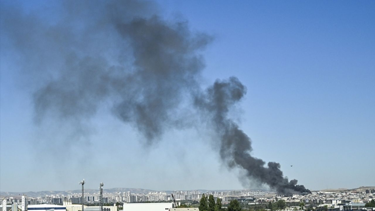 Ankara'da sanayi sitesinde yangın çıktı