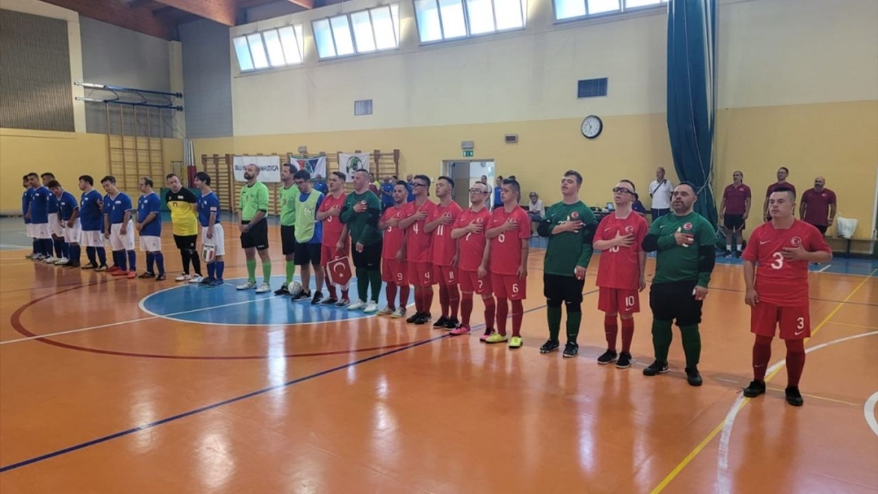 Down Sendromlu Futsal Milli Takımı, Avrupa Şampiyonası'nda yarı finale yükseldi