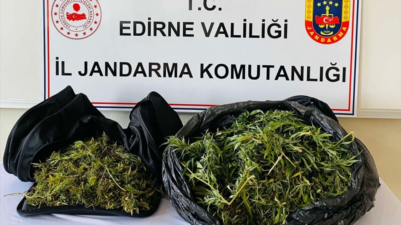 Edirne'de 6 kilo 938 gram esrar ele geçirildi