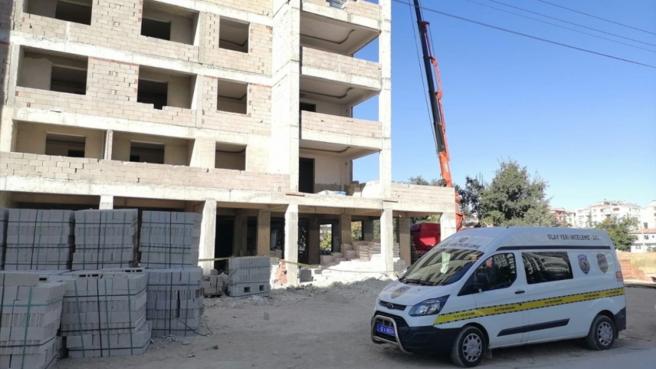 Konya'da inşaattan düşen işçi hayatını kaybetti