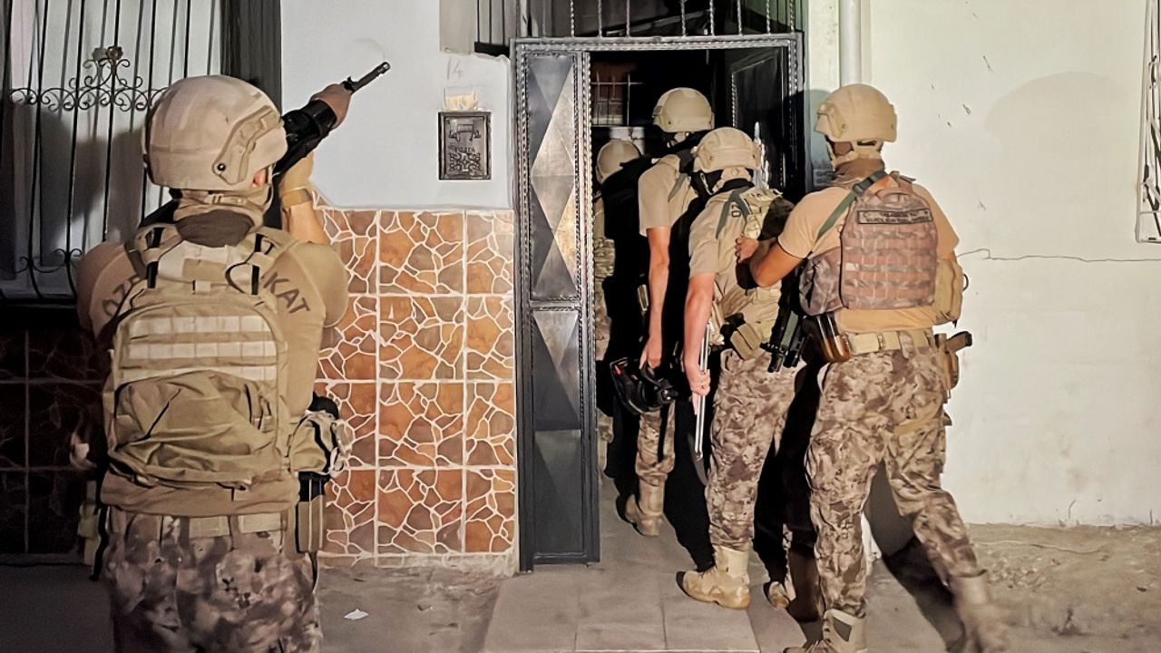 Mersin'de terör örgütleri PKK, FETÖ ve DEAŞ'a yönelik eş zamanlı operasyon
