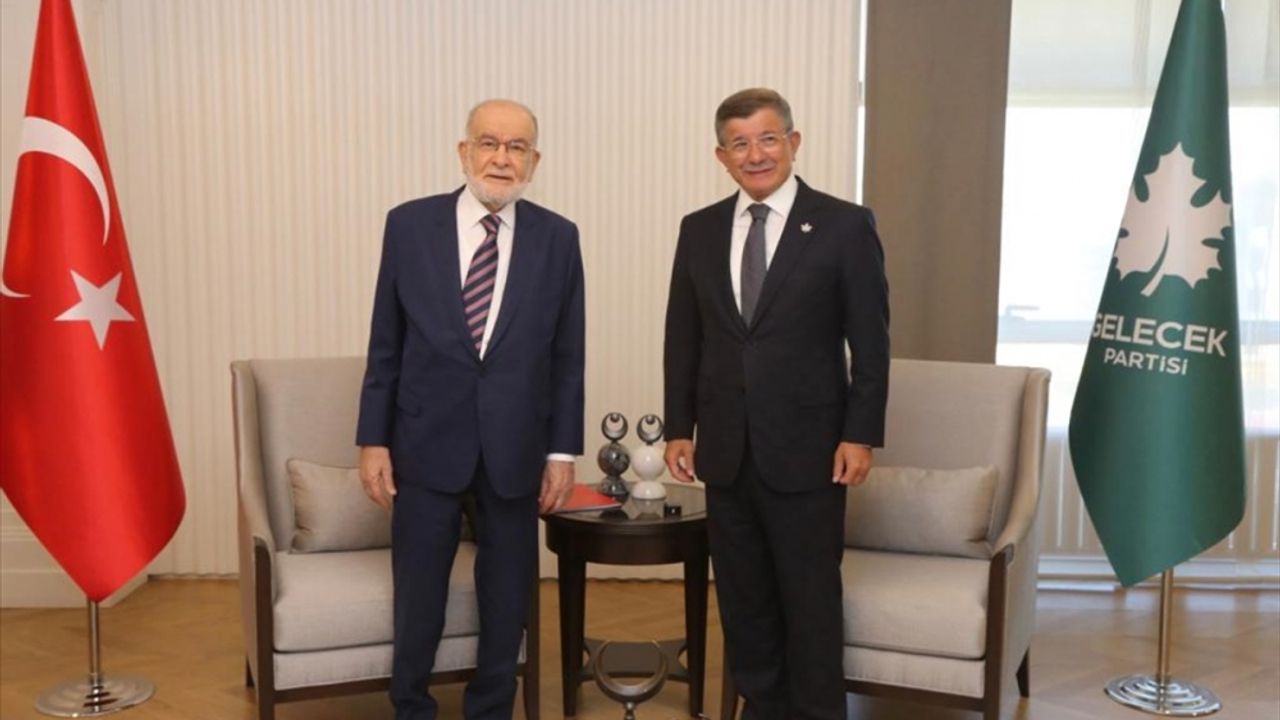 Saadet Partisi Genel Başkanı Karamollaoğlu, Gelecek Partisi Genel Başkanı Davutoğlu'nu ziyaret etti