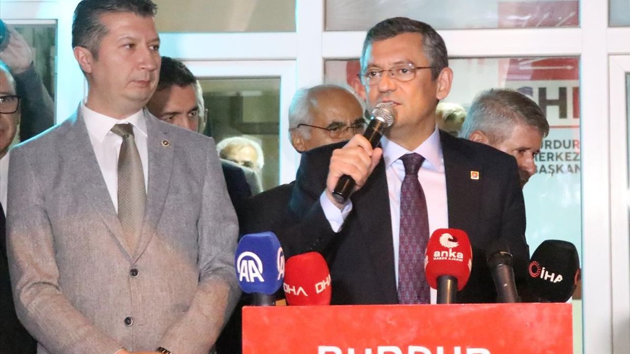 Genel Başkan adayı Özgür Özel, CHP'nin 38. Olağan Kurultayı'nda konuştu: