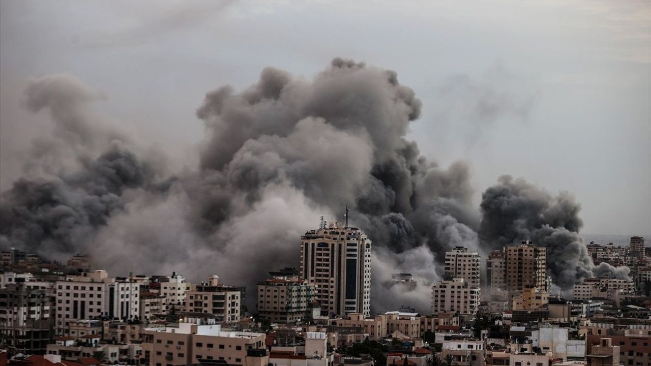 İsrail ordusu, gece boyunca Gazze'de 200 yeri vurdu