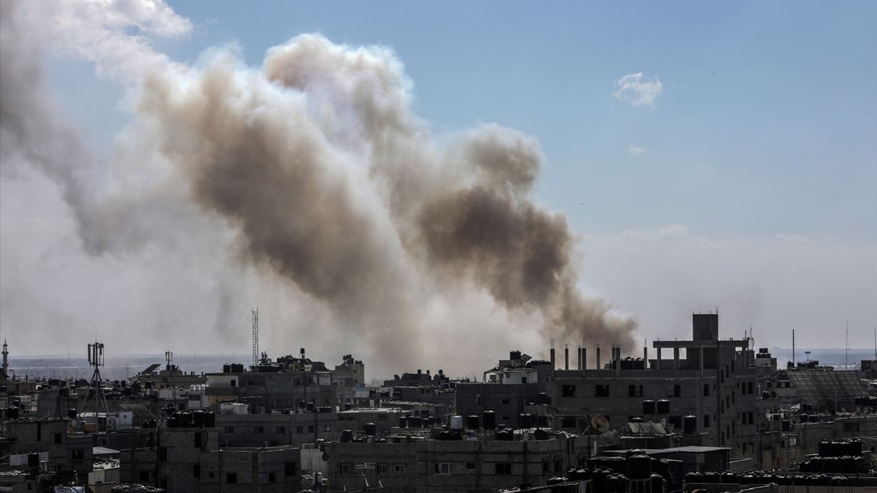 İsrail ordusu: Son 24 saatte Gazze'de 250 noktaya hava saldırısı düzenlendi