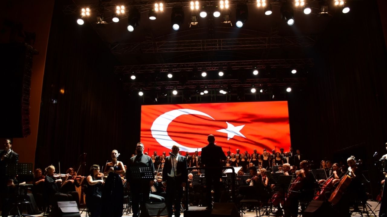 Antalya Kültür Yolu Festivali'nde Antalya DOB, "Atatürk'ü Anma Konseri" verdi