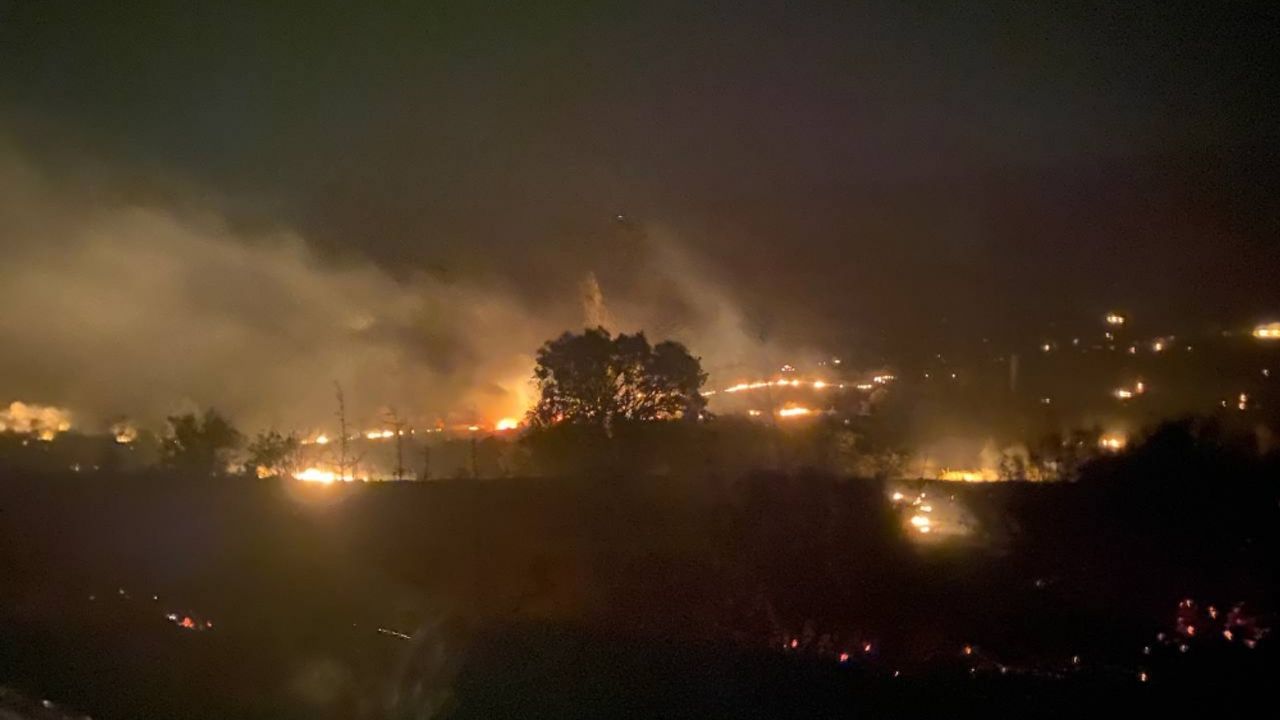 Balıkesir'in Kepsut ilçesinde çıkan orman yangınına müdahale ediliyor