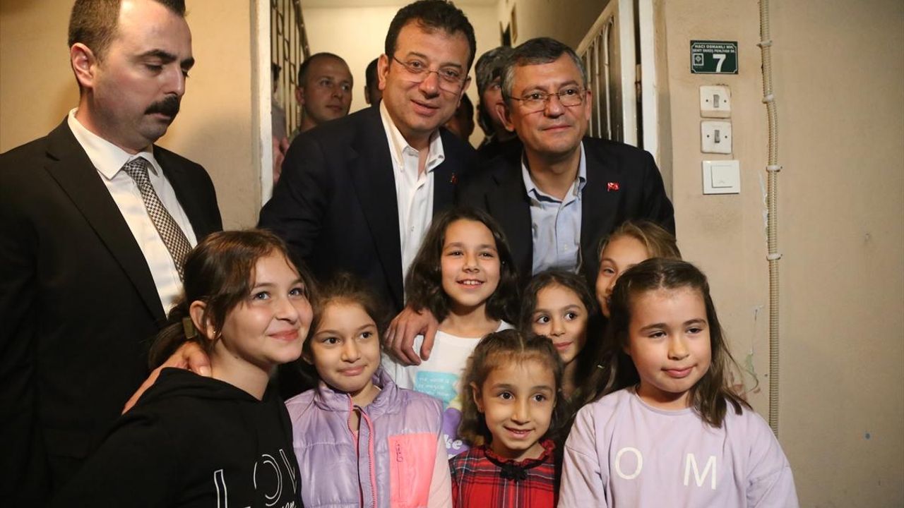OSMANİYE - CHP Genel Başkanı Özel, şehit Ökkeş Pehlivan'ın kardeşlerini ziyaret etti