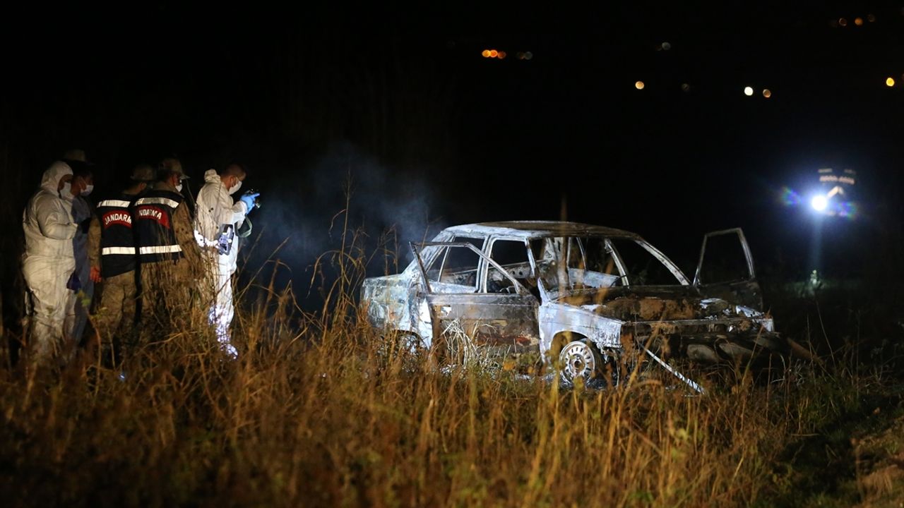 SİİRT - Devrilen otomobilde çıkan yangında 6 kişi hayatını kaybetti, sürücü yaralandı (2)