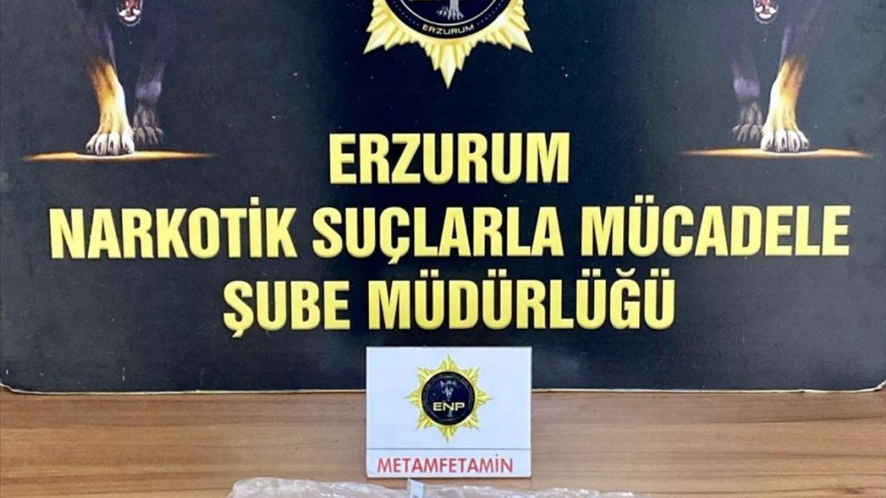 Erzurum'da sırt çantasına gizlenmiş 506 gram metamfetamin ele geçirildi