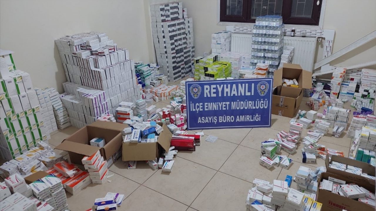 Hatay'da depoda stoklanan 10 bin kutu ilaç ele geçirildi