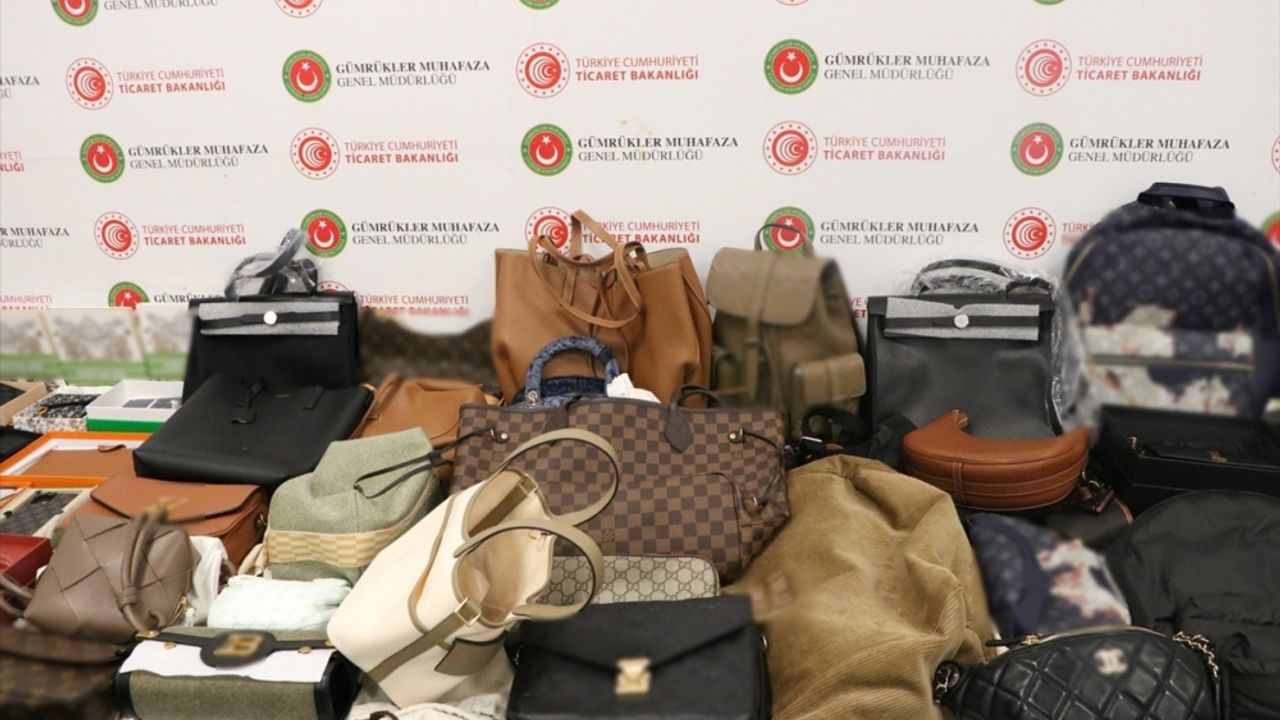 İstanbul Havalimanı'nda 3,5 milyon liralık kaçak lüks eşyaya el konuldu
