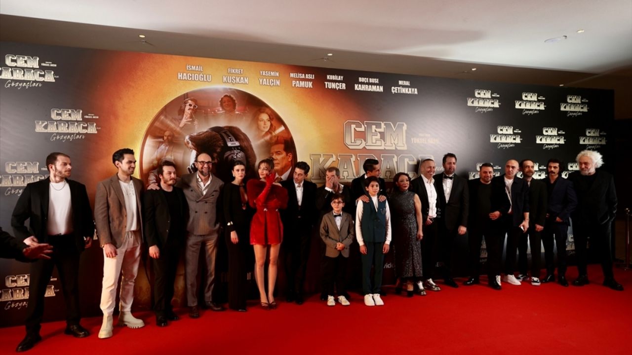 Cem Karaca’nın Gözyaşları filminin gala gösterimine ünlü isimler katıldı