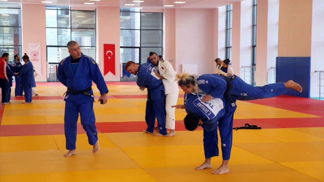 İşitme Engelliler Büyükler Judo Milli Takımı'nın Kastamonu kampı sürüyor